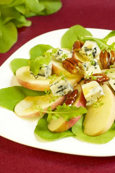 Blauwe kaas salade met apple — Stockfoto