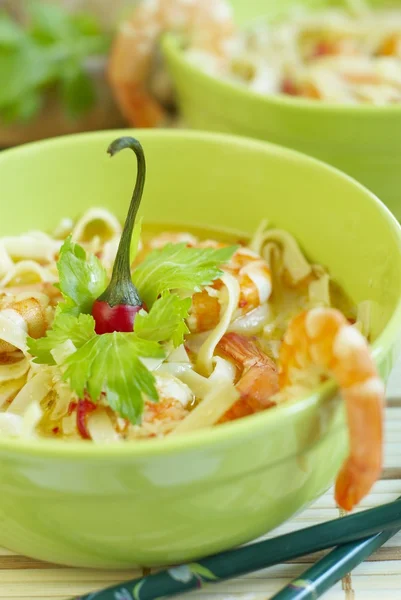 Thai spicy soup with noodles and shrimps — Stock Photo, Image