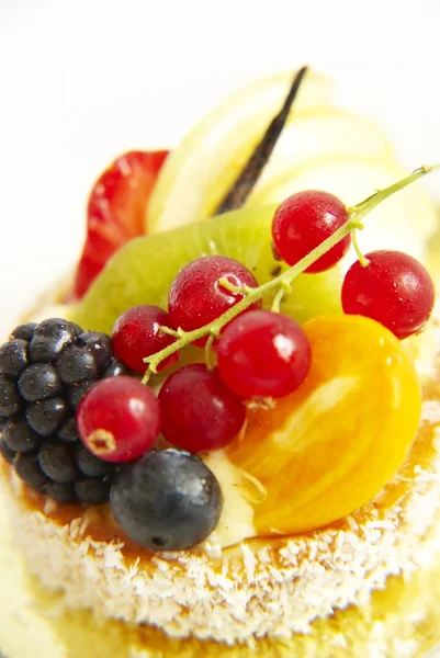 Печенье со свежими ягодами — стоковое фото