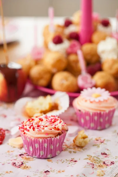 Birthday cupcake with sprinkles — Stock Photo, Image