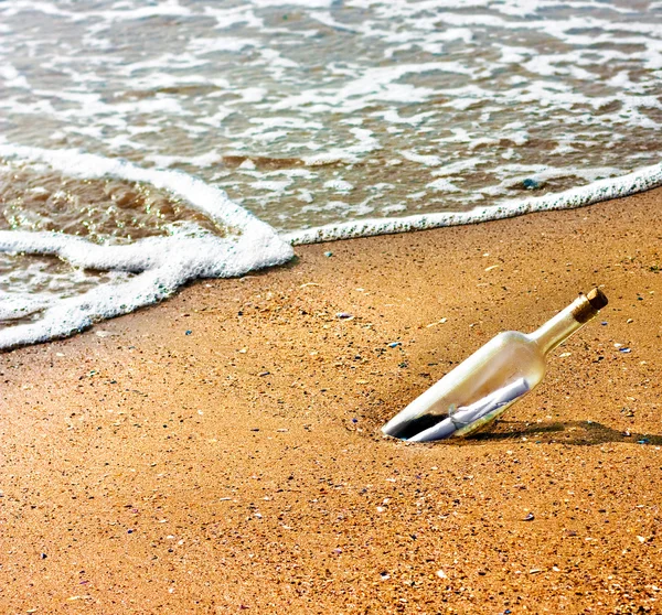 Messaggio in bottiglia — Foto Stock