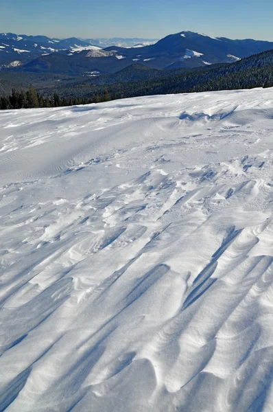 Invierno en montañas —  Fotos de Stock