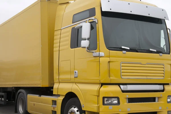 Truck yellow — Stock Photo, Image