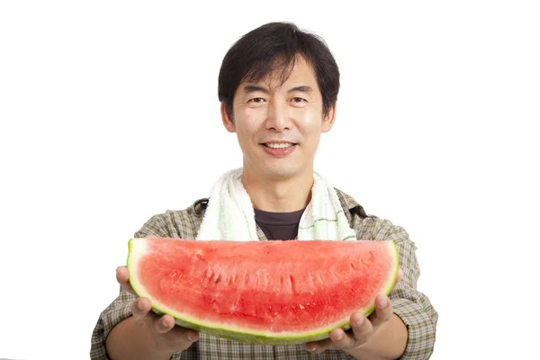 Medelåldern asiatiska bonden hålla vattenmelon isolerad på vit — Stockfoto