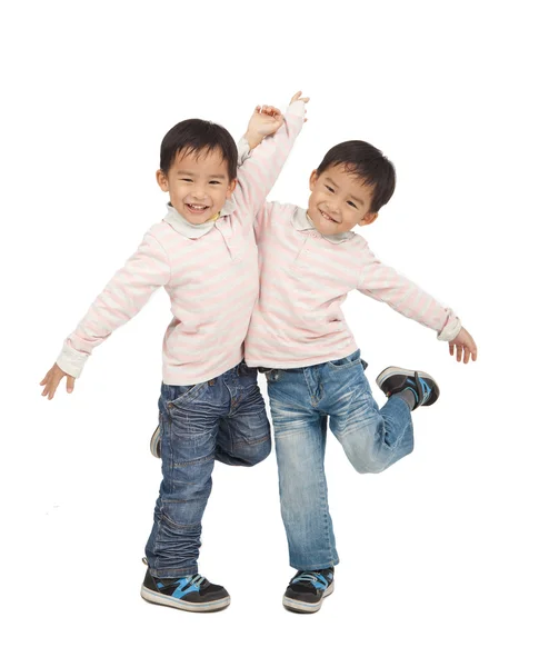 Feliz asiático chicos bailando juntos —  Fotos de Stock