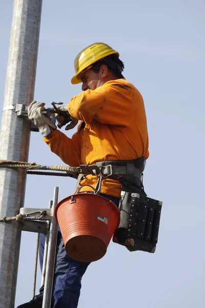 stock image Workers on electrical pylon