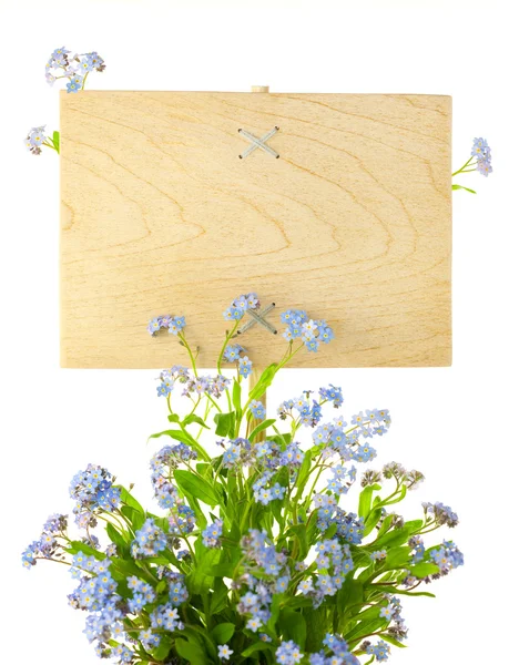 Señal de madera con flores / tablero vacío para su texto / aislado o — Foto de Stock