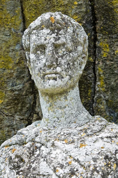 Estatua de mármol. Gropparello. Emilia-Romaña. Italia . —  Fotos de Stock