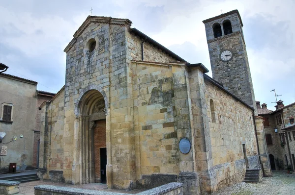 Församlingkyrkan av st. giorgio. Vigoleno. Emilia-Romagna. Italien. — Stockfoto