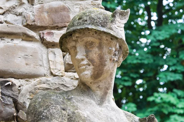 Marmeren standbeeld. Grazzano visconti. Emilia-Romagna. Italië. — Stockfoto