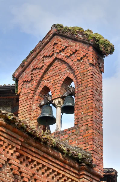 Igreja gótica. Grazzano Visconti. Emilia-Romagna. Itália . — Fotografia de Stock