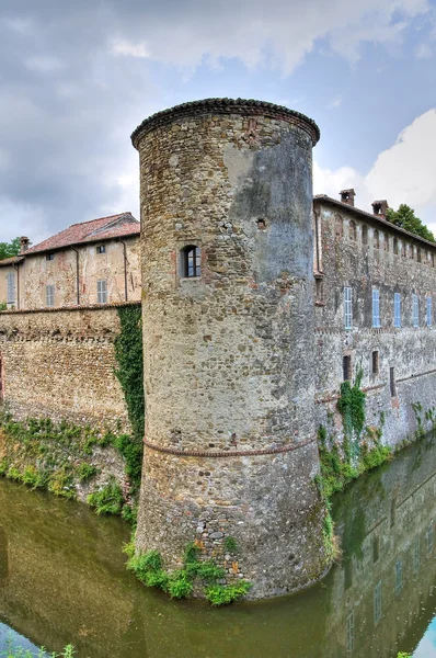 Замок Лисиньяно. Гаццола. Эмилия-Романья. Италия . — стоковое фото