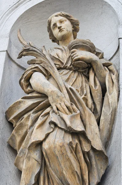 Marble statue. St. Lucia Church. Parma. Emilia-Romagna. Italy. — Stockfoto