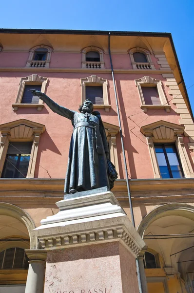 Ugo bassi bronzen standbeeld. Bologna. Emilia-Romagna. Italië. — Stockfoto