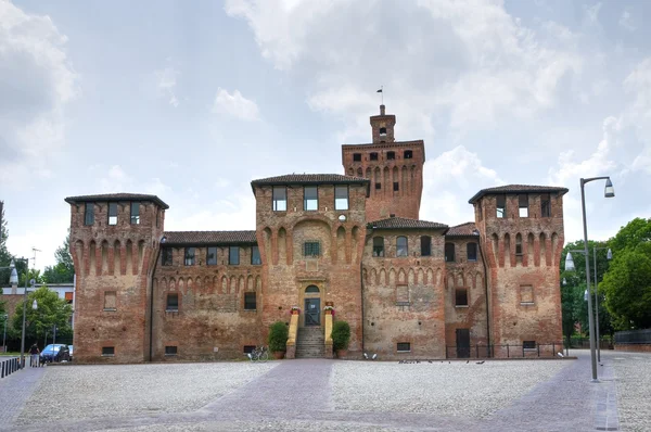 扩充其城堡。艾米利亚-罗马涅。意大利. — 图库照片