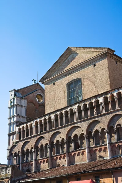 St. george's Basiliek. Ferrara. Emilia-Romagna. Italië. — Stockfoto