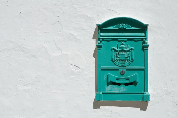 Green postbox. — Stock Photo, Image