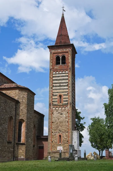 Savino kostel sv. rezzanello. Emilia-Romagna. Itálie. — Stock fotografie