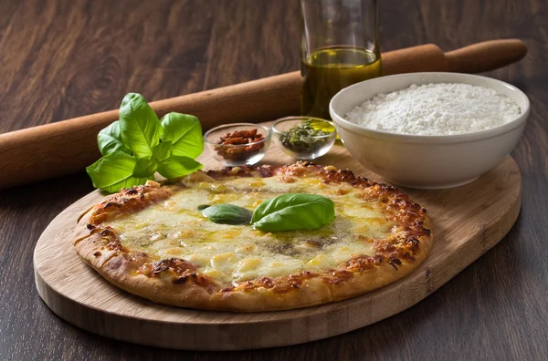 Pizza caseira . — Fotografia de Stock