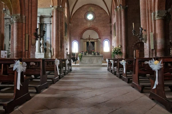 Cisterciácké opatství fontevivo. Emilia-Romagna. Itálie. — Stock fotografie