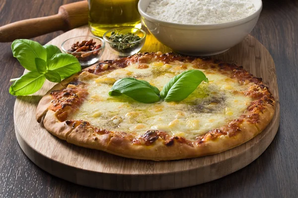 Pizza casera . — Foto de Stock