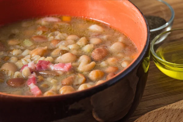 Borlotti bean and spelt soup. — Stock Photo, Image
