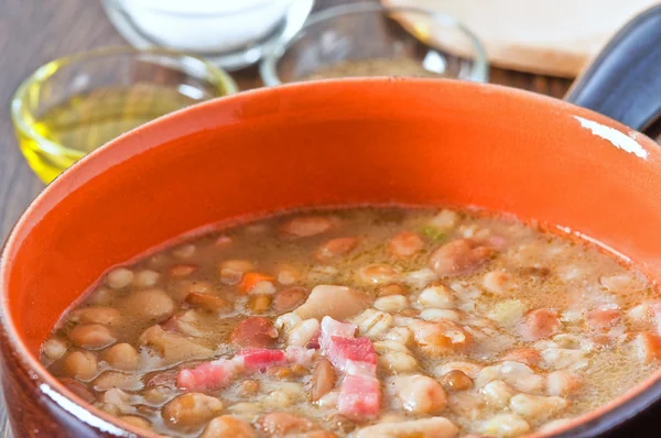 Borlotti bean and spelt soup. — Stock Photo, Image