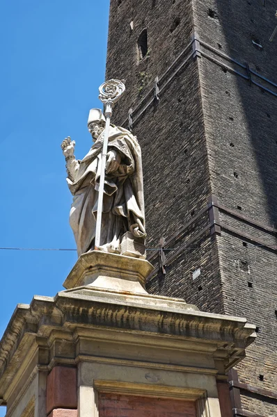 St. Petronius-statuen. Bologna. Emilia-Romagna. Italia . – stockfoto