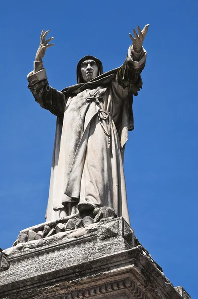 Girolamo savonarola socha. Ferrara. Emilia-Romagna. Itálie. — Stock fotografie