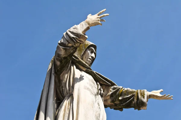Джироламо Савонарола статуя. Феррара. Емілія-Романья. Італія. — стокове фото