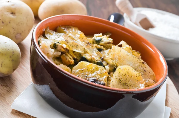 Tiella of potatoes, rice and mussels. — Stock Photo, Image