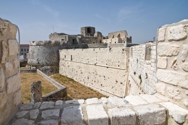 monte sant'angelo Kalesi. Puglia. İtalya.