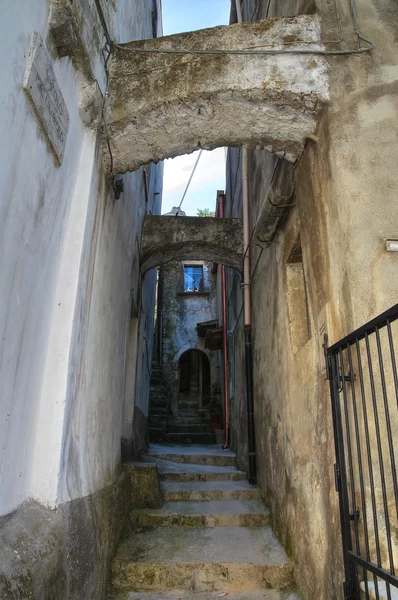 小巷。维柯德尔加尔加诺。普利亚大区。意大利. — 图库照片