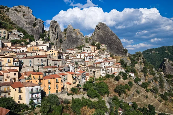 Panoramisch zicht op castelmezzano. Basilicata. Italië. — Stockfoto