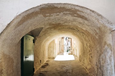 alleyway. Vieste. Puglia. İtalya.