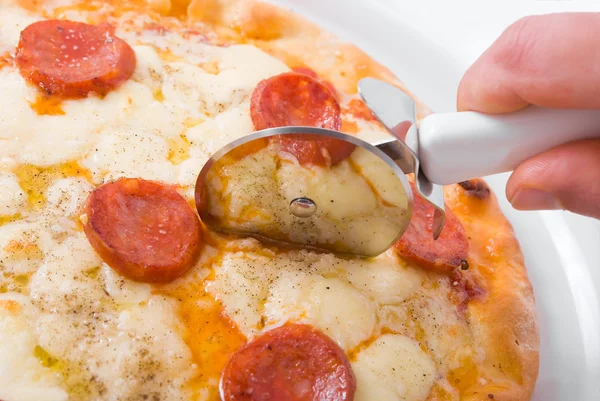 Pizza salame piccante . — Foto Stock