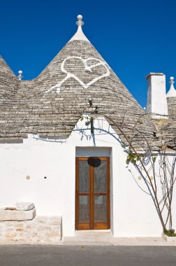 Alberobello 'nun çardağı. Puglia. İtalya..