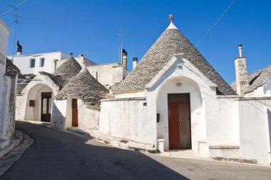 Alberobello 'nun çardağı. Puglia. İtalya..