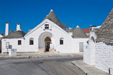 Alberobello 'nun çardağı. Puglia. İtalya..