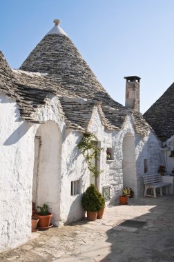 Alberobello 'nun çardağı. Puglia. İtalya..