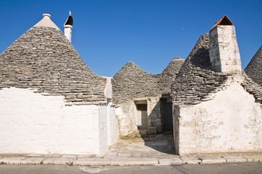 Alberobello 'nun çardağı. Puglia. İtalya..