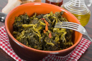 haşlanmış şalgam. Cime di rapa stufate.