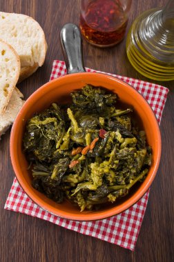 haşlanmış şalgam. Cime di rapa stufate.