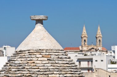 Alberobello 'nun çardağı. Puglia. İtalya..