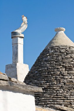 Alberobello 'nun çardağı. Puglia. İtalya..