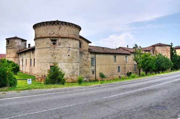 Slottet av folignano. Ponte dellʼOlio. Emilia-Romagna. Italien. — Stockfoto