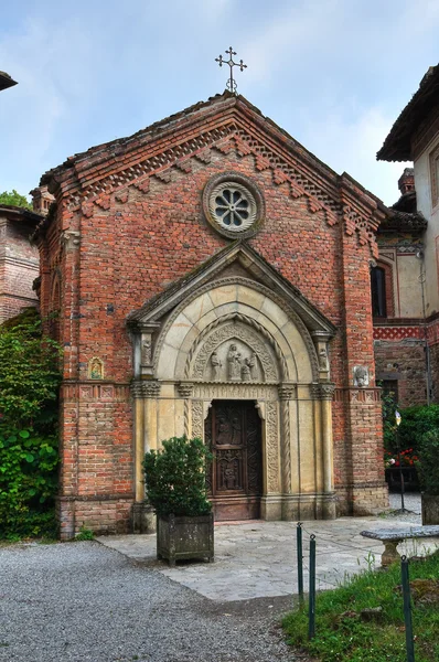 Gotycki kościół. Grazzano visconti. Emilia-Romania. Włochy. — Zdjęcie stockowe