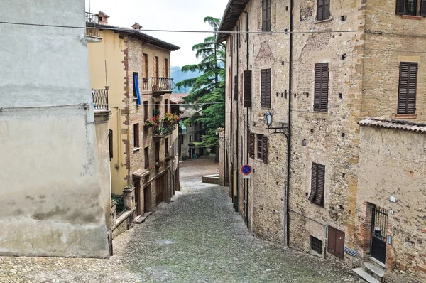 골목입니다. castell'arquato입니다. 에밀리 아 로마 냐입니다. 이탈리아. — 스톡 사진