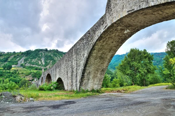 Le pont du bossu. Bobbio. Emilie-Romagne. Italie . — Photo