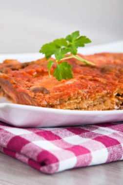 Patlıcan parmigiana.